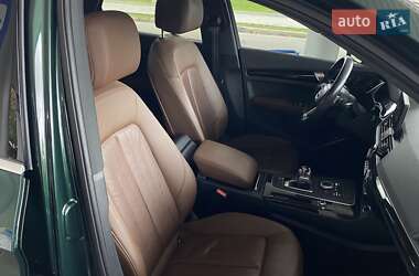 Внедорожник / Кроссовер Audi Q5 2018 в 