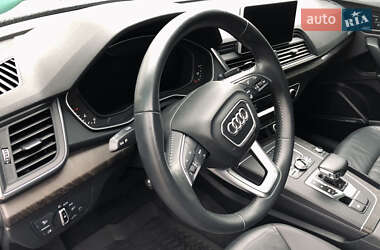 Внедорожник / Кроссовер Audi Q5 2018 в 