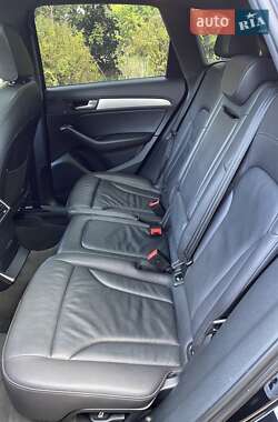 Внедорожник / Кроссовер Audi Q5 2015 в 