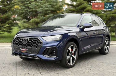 Позашляховик / Кросовер Audi Q5 2022 в 