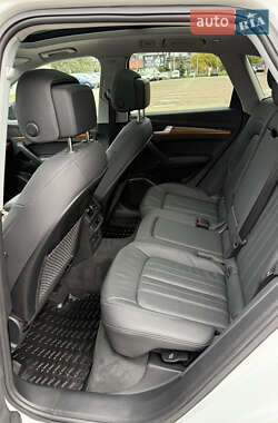 Позашляховик / Кросовер Audi Q5 2023 в 