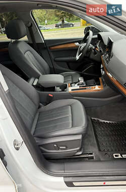 Позашляховик / Кросовер Audi Q5 2023 в 