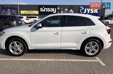 Внедорожник / Кроссовер Audi Q5 2022 в 