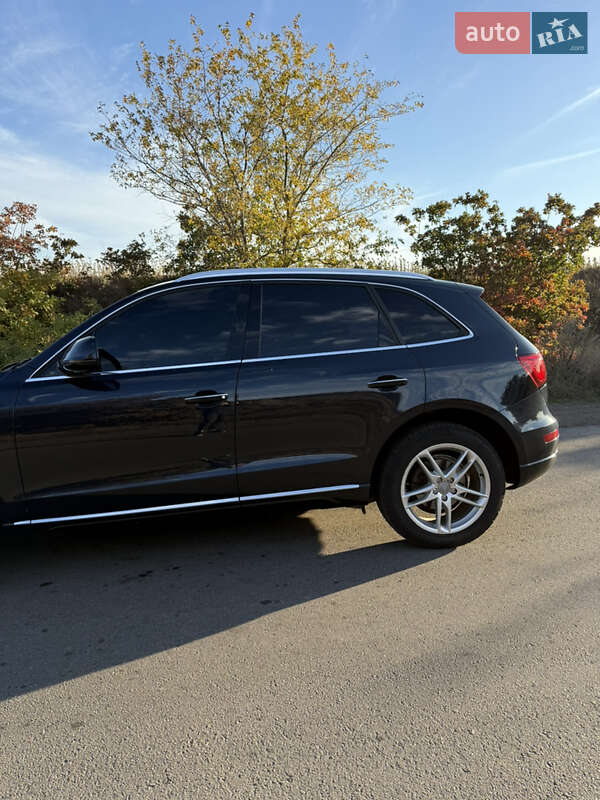Позашляховик / Кросовер Audi Q5 2015 в Томаківці