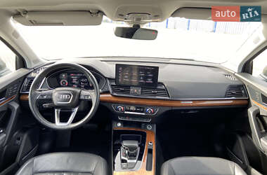 Позашляховик / Кросовер Audi Q5 2021 в 
