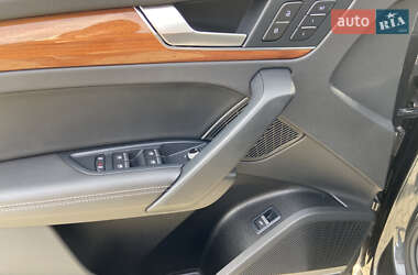 Позашляховик / Кросовер Audi Q5 2021 в 