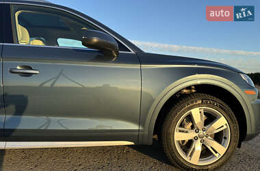 Внедорожник / Кроссовер Audi Q5 2018 в 