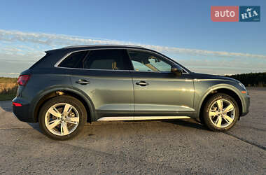 Внедорожник / Кроссовер Audi Q5 2018 в 