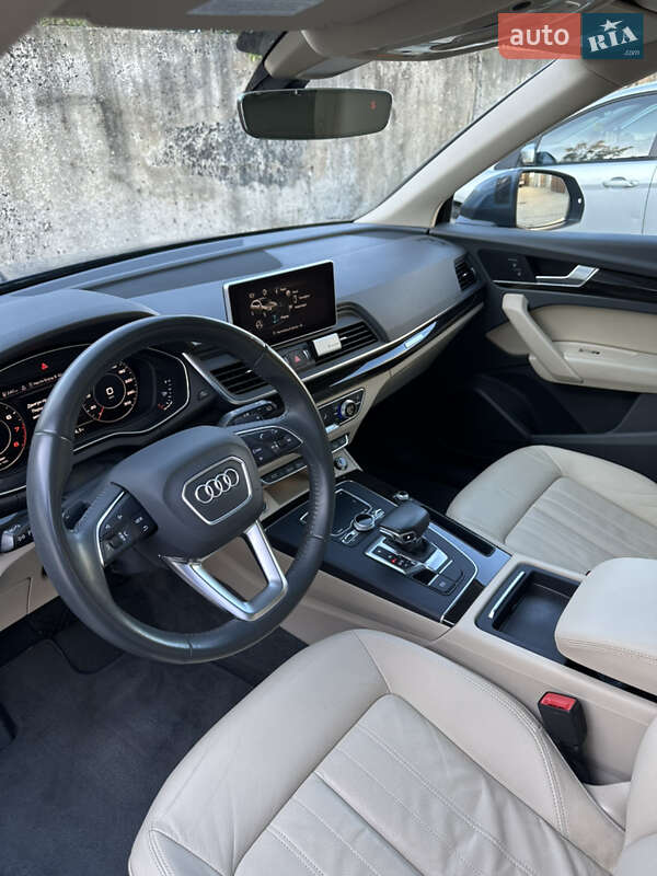 Внедорожник / Кроссовер Audi Q5 2018 в Луцке