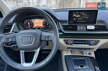 Внедорожник / Кроссовер Audi Q5 2018 в 