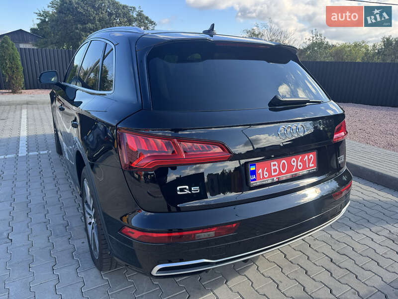 Позашляховик / Кросовер Audi Q5 2017 в Одесі