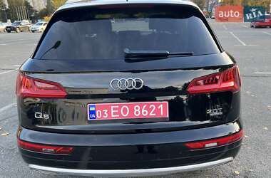 Позашляховик / Кросовер Audi Q5 2017 в 