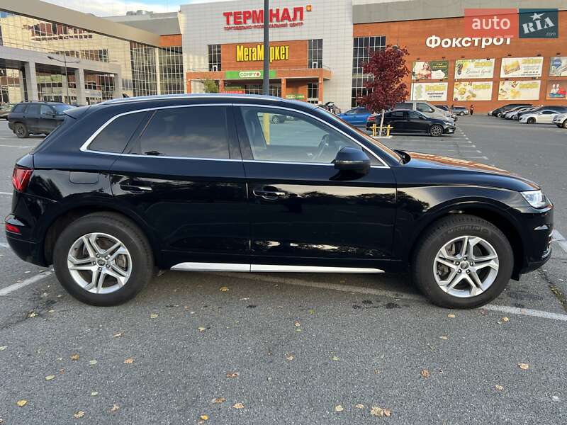 Внедорожник / Кроссовер Audi Q5 2017 в Киеве
