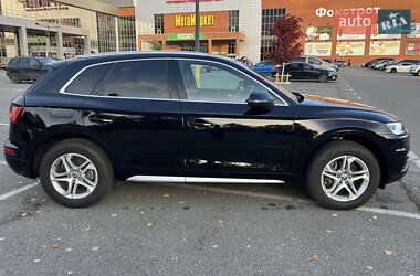 Позашляховик / Кросовер Audi Q5 2017 в 