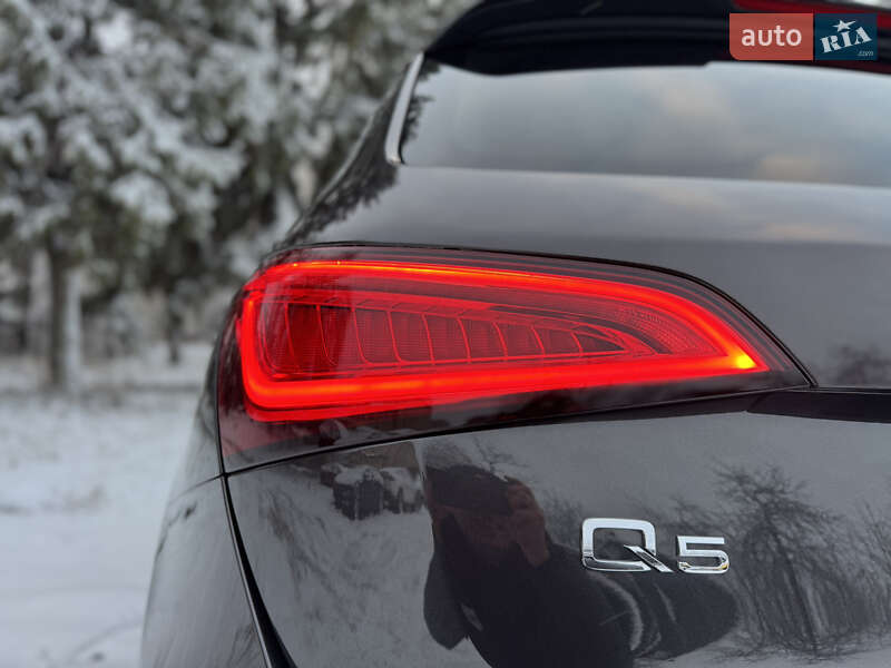 Позашляховик / Кросовер Audi Q5 2017 в Чернівцях