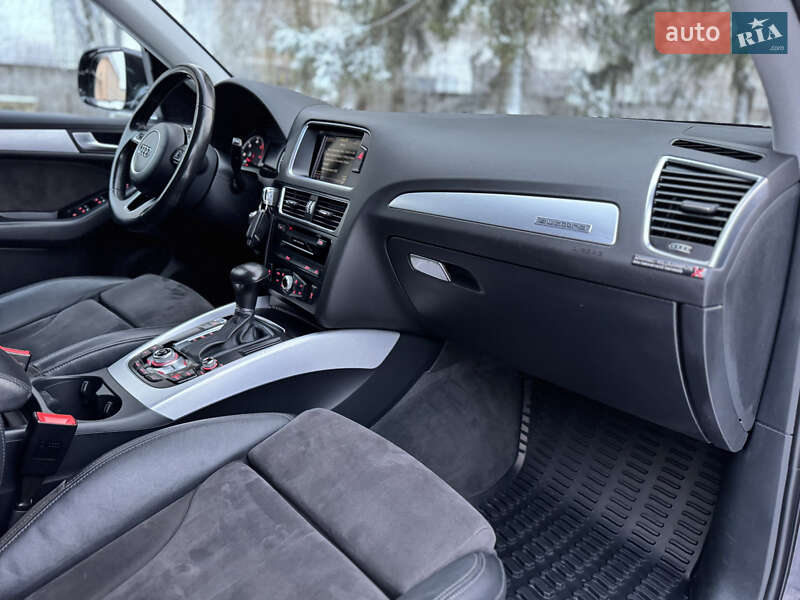 Позашляховик / Кросовер Audi Q5 2017 в Чернівцях