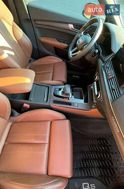 Внедорожник / Кроссовер Audi Q5 2020 в 