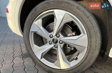 Внедорожник / Кроссовер Audi Q5 2020 в 