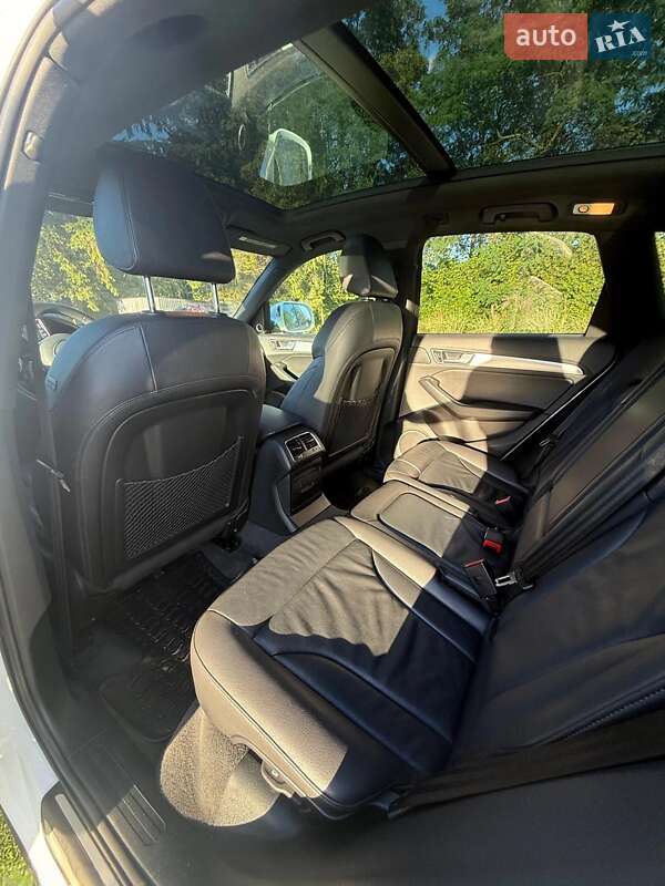 Позашляховик / Кросовер Audi Q5 2016 в Києві