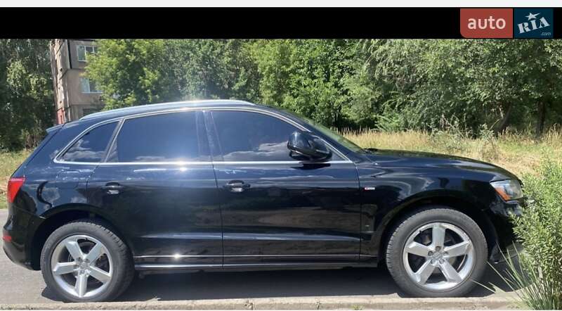Внедорожник / Кроссовер Audi Q5 2012 в 