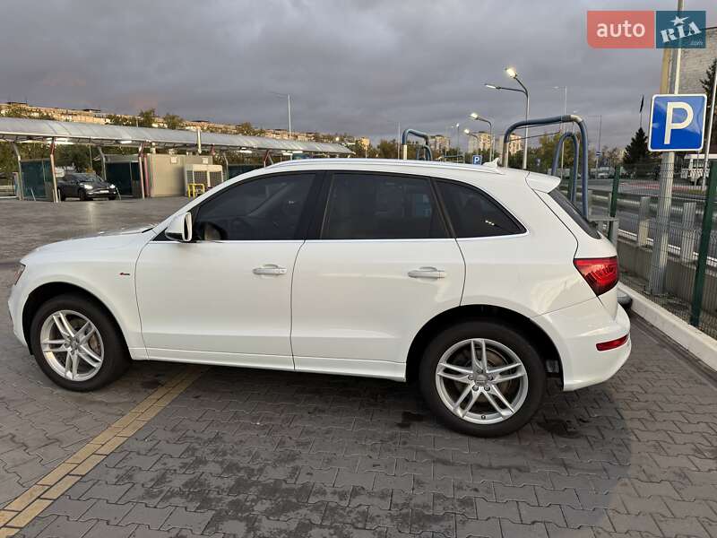 Позашляховик / Кросовер Audi Q5 2014 в Києві