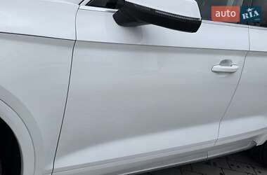 Позашляховик / Кросовер Audi Q5 2017 в 