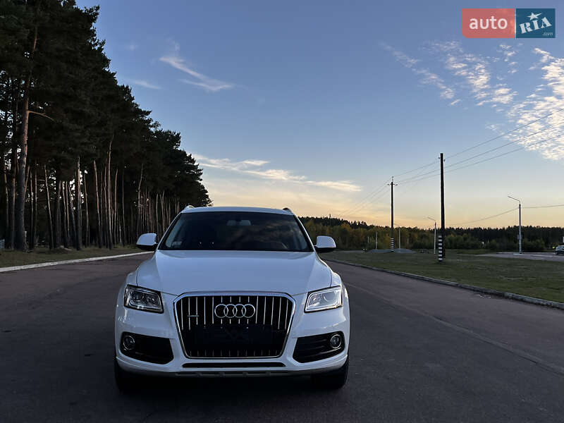 Позашляховик / Кросовер Audi Q5 2015 в 