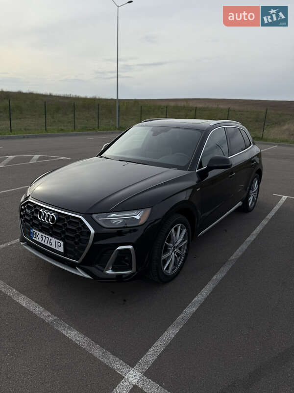 Позашляховик / Кросовер Audi Q5 2020 в Рівному
