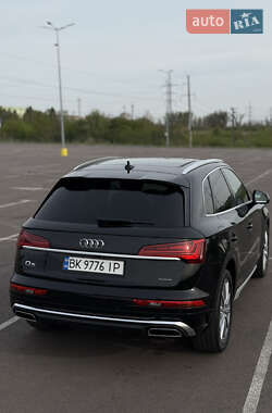 Внедорожник / Кроссовер Audi Q5 2020 в 