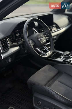 Внедорожник / Кроссовер Audi Q5 2020 в 