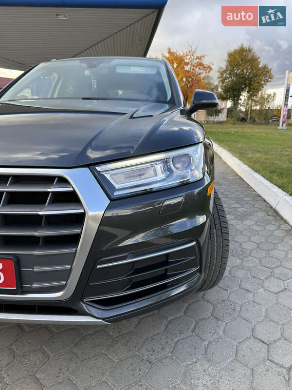 Внедорожник / Кроссовер Audi Q5 2018 в Ровно
