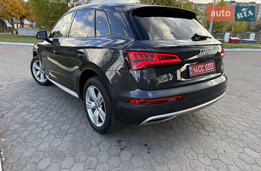 Позашляховик / Кросовер Audi Q5 2018 в 