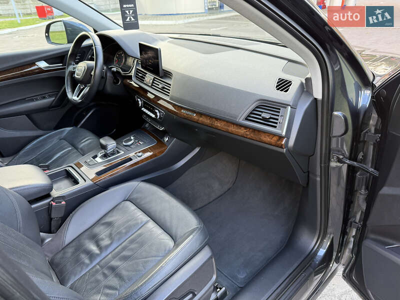 Внедорожник / Кроссовер Audi Q5 2018 в Ровно