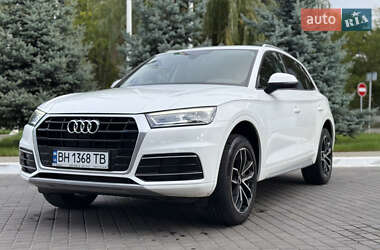 Позашляховик / Кросовер Audi Q5 2017 в 
