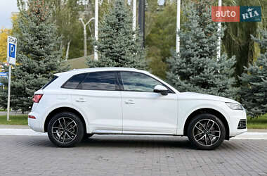 Позашляховик / Кросовер Audi Q5 2017 в 