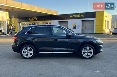 Позашляховик / Кросовер Audi Q5 2017 в 