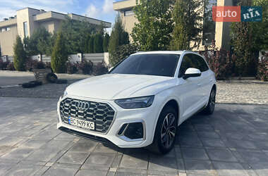 Позашляховик / Кросовер Audi Q5 2020 в 