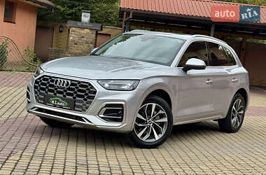 Позашляховик / Кросовер Audi Q5 2021 в 