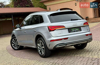 Позашляховик / Кросовер Audi Q5 2021 в 