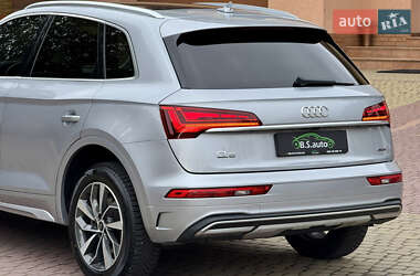 Позашляховик / Кросовер Audi Q5 2021 в 