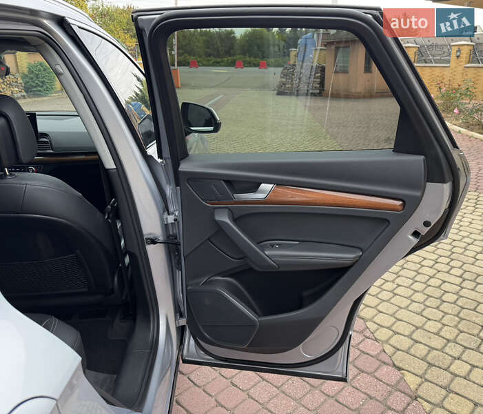 Внедорожник / Кроссовер Audi Q5 2021 в Мукачево