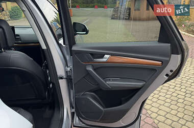 Позашляховик / Кросовер Audi Q5 2021 в 
