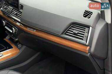 Позашляховик / Кросовер Audi Q5 2021 в 