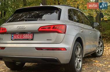 Позашляховик / Кросовер Audi Q5 2018 в 
