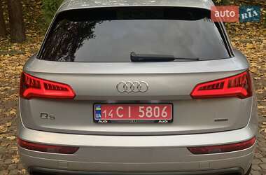 Позашляховик / Кросовер Audi Q5 2018 в 