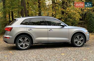 Позашляховик / Кросовер Audi Q5 2018 в 