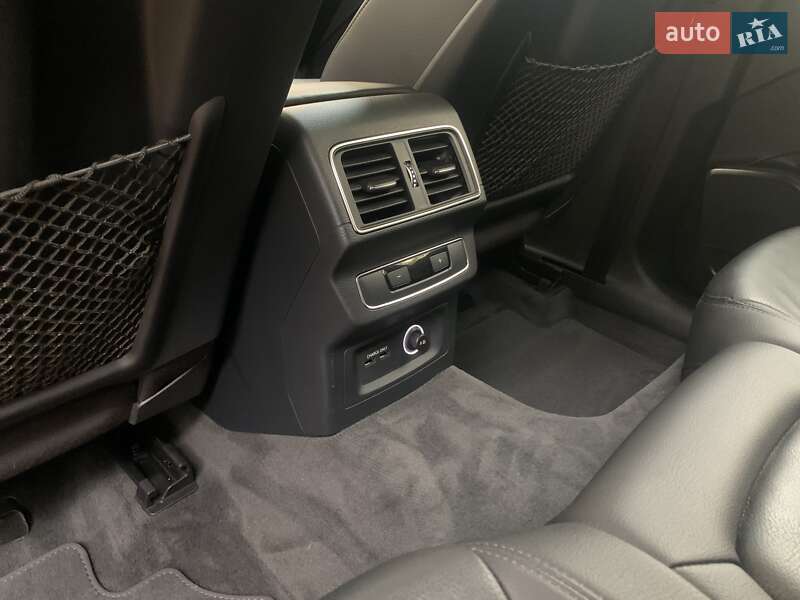 Внедорожник / Кроссовер Audi Q5 2018 в Дрогобыче