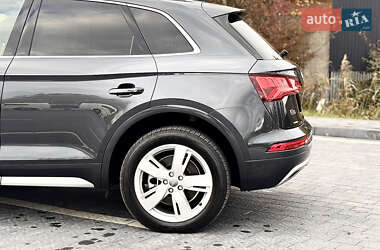 Внедорожник / Кроссовер Audi Q5 2018 в 
