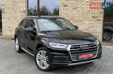 Внедорожник / Кроссовер Audi Q5 2018 в 