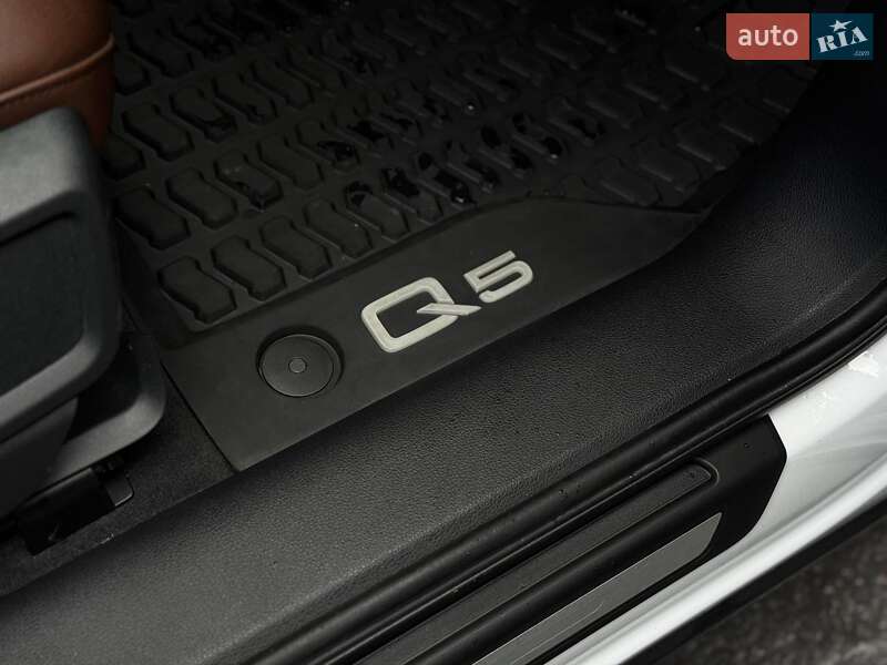 Позашляховик / Кросовер Audi Q5 2018 в Рівному